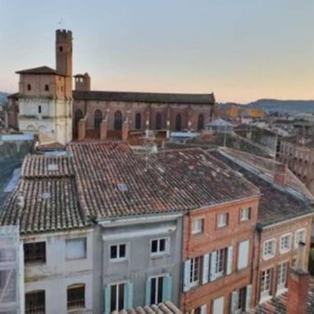 Appartement exceptionnel 4 étoiles hyper centre Albi 65 m2 au 4ème étage sans ascenseur avec une tour du 12ème siècle Esterno foto