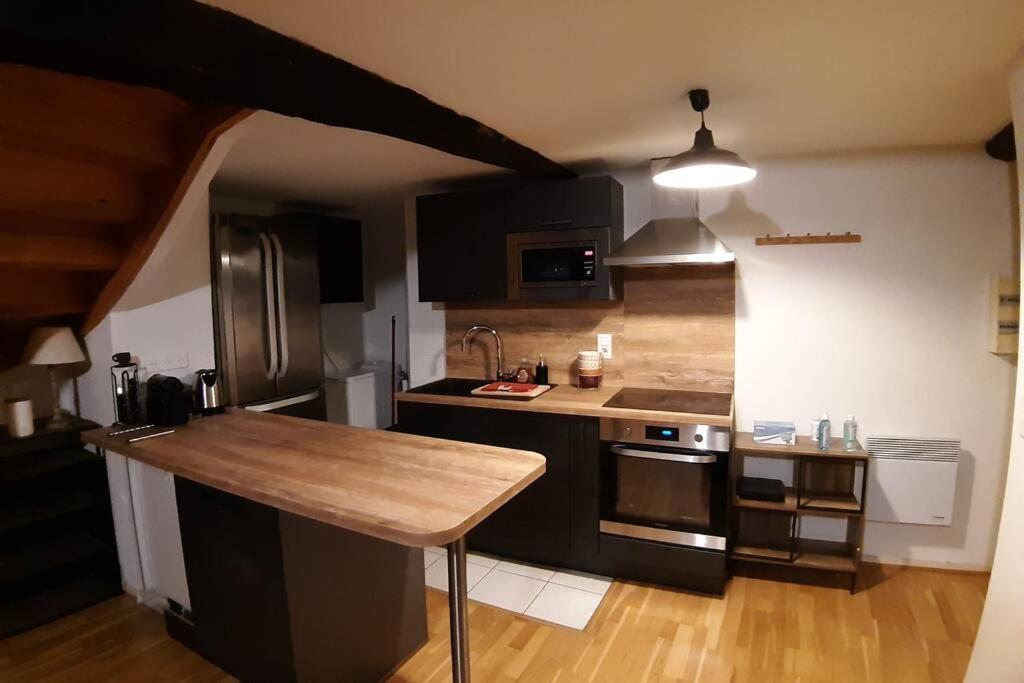 Appartement exceptionnel 4 étoiles hyper centre Albi 65 m2 au 4ème étage sans ascenseur avec une tour du 12ème siècle Esterno foto