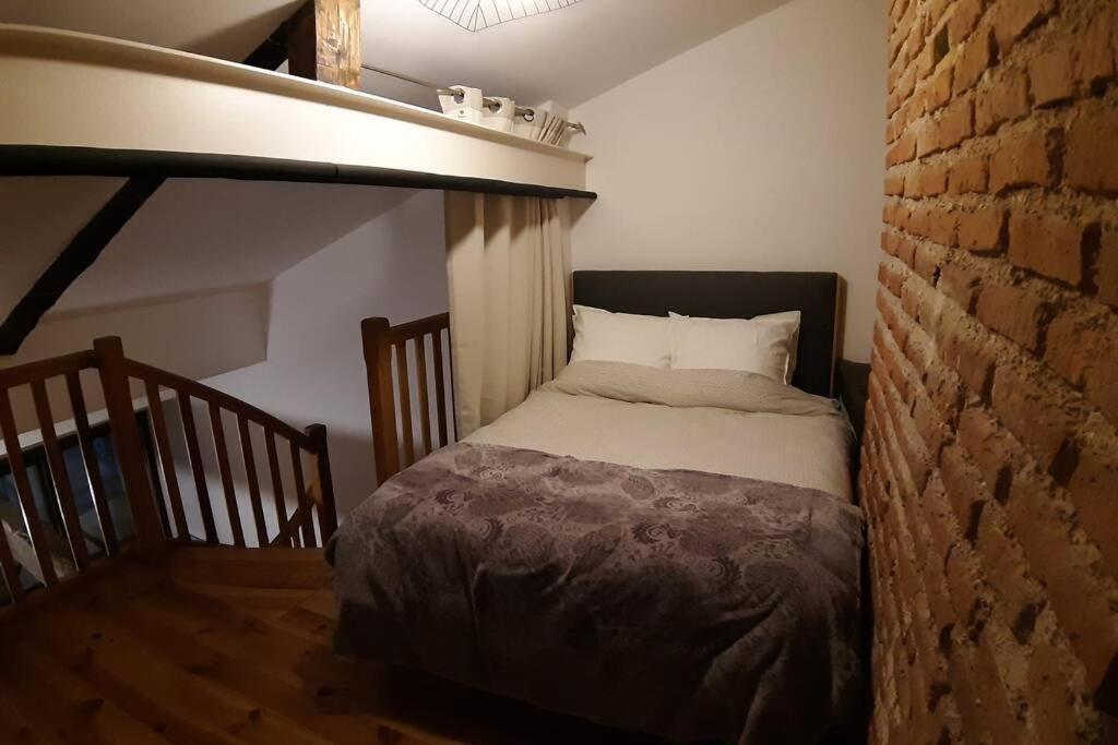 Appartement exceptionnel 4 étoiles hyper centre Albi 65 m2 au 4ème étage sans ascenseur avec une tour du 12ème siècle Esterno foto