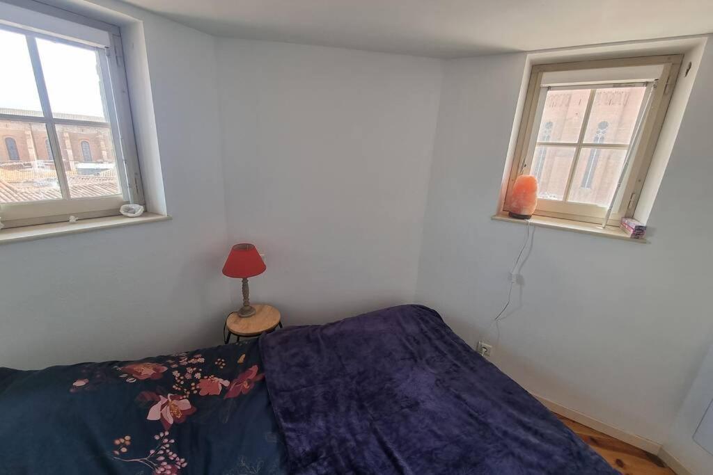 Appartement exceptionnel 4 étoiles hyper centre Albi 65 m2 au 4ème étage sans ascenseur avec une tour du 12ème siècle Esterno foto