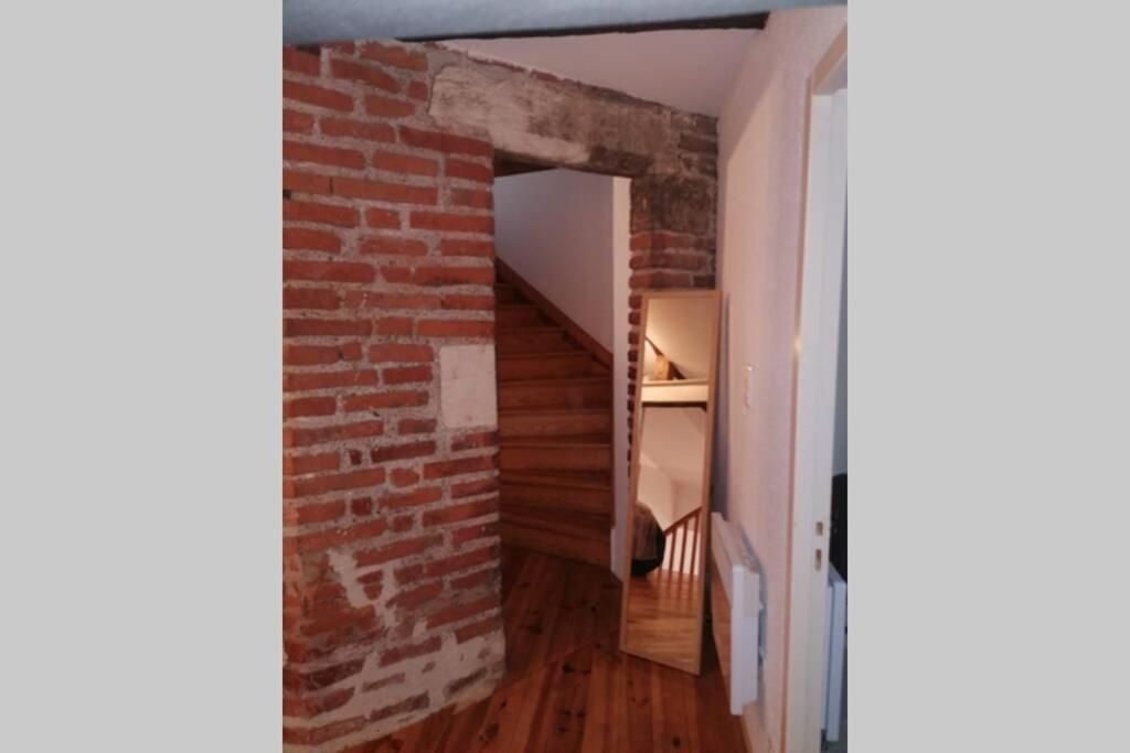 Appartement exceptionnel 4 étoiles hyper centre Albi 65 m2 au 4ème étage sans ascenseur avec une tour du 12ème siècle Esterno foto